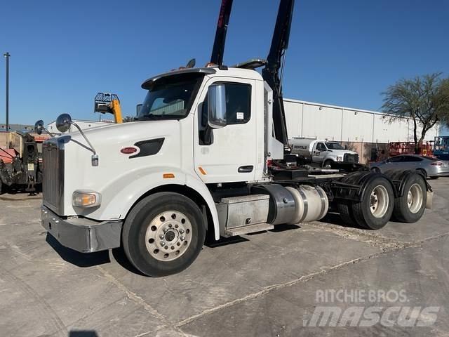 Peterbilt 567 Vetopöytäautot