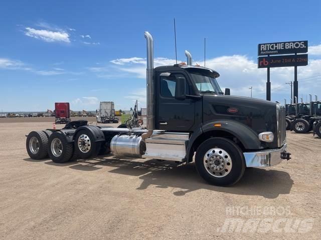 Peterbilt 567 Vetopöytäautot