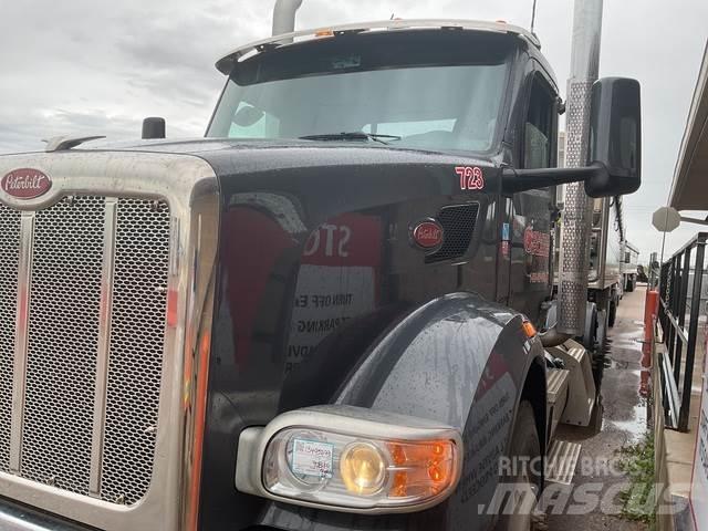 Peterbilt 567 Vetopöytäautot