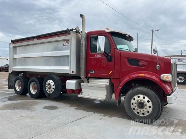 Peterbilt 567 Sora- ja kippiautot
