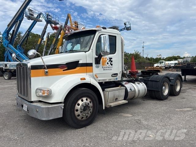 Peterbilt 567 Vetopöytäautot