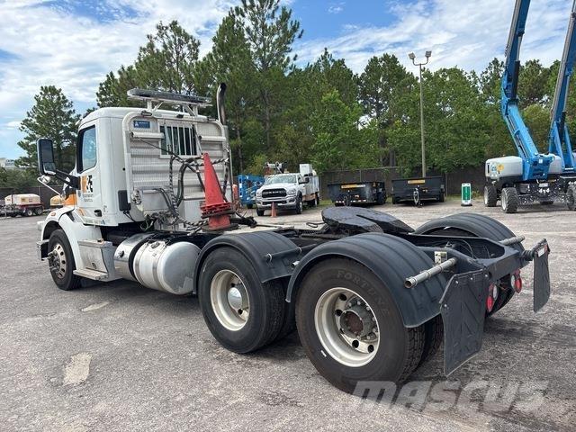 Peterbilt 567 Vetopöytäautot
