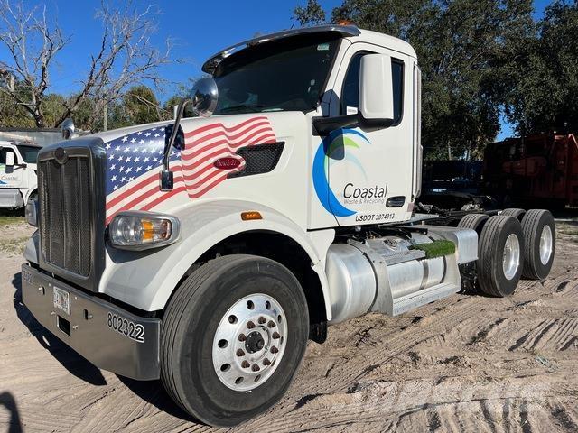 Peterbilt 567 Vetopöytäautot