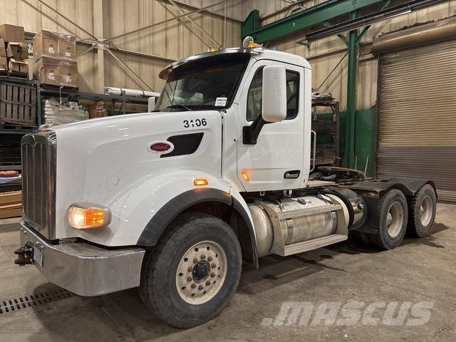 Peterbilt 567 Vetopöytäautot