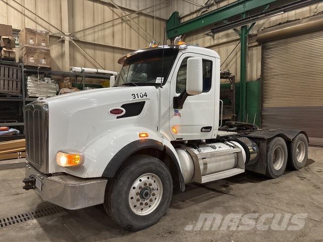 Peterbilt 567 Vetopöytäautot