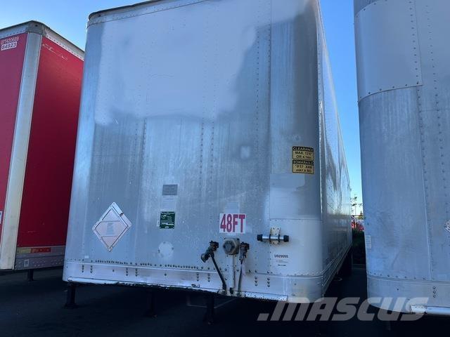  Pines Umpikoriperävaunut