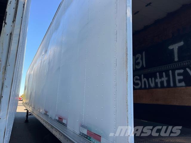  Pines Umpikoriperävaunut