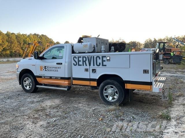 RAM 2500 Tienhoitoautot