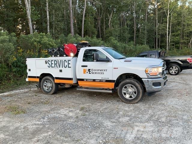 RAM 2500 Tienhoitoautot