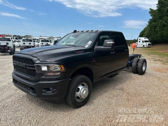 RAM 3500 Ohjaamot ja sisustat