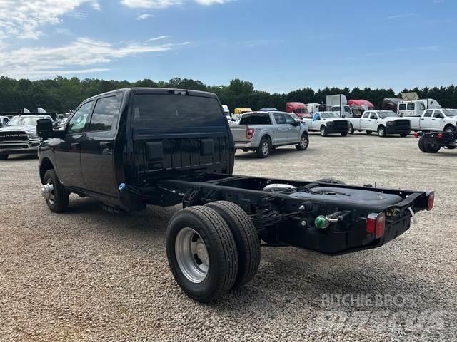 RAM 3500 Ohjaamot ja sisustat