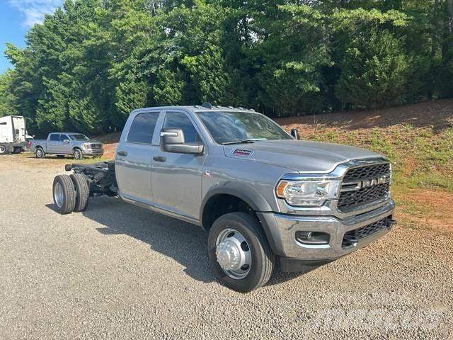 RAM 4500 Ohjaamot ja sisustat