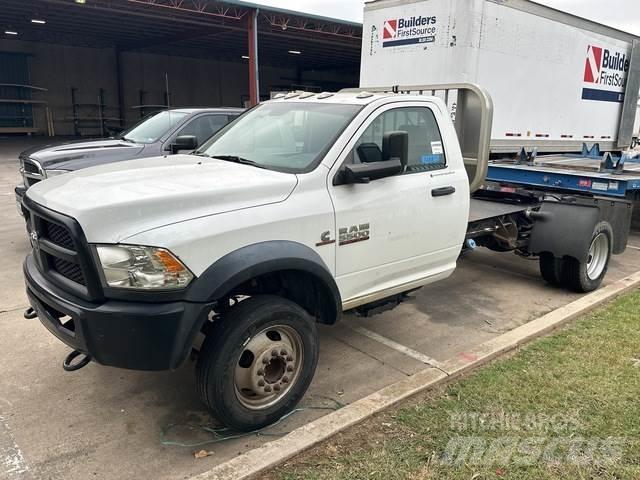 RAM 5500 Vetopöytäautot
