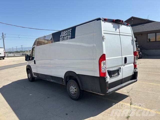 RAM Promaster Pakettiautot