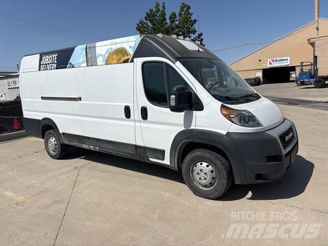 RAM Promaster Pakettiautot