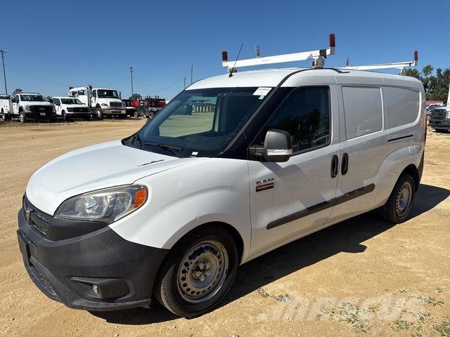 RAM Promaster Pakettiautot