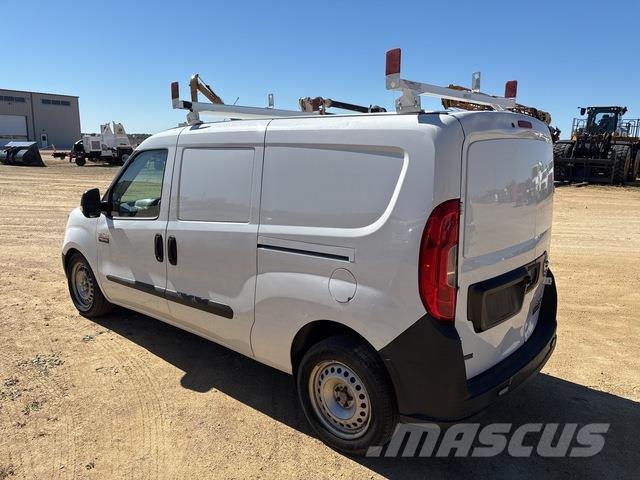 RAM Promaster Pakettiautot
