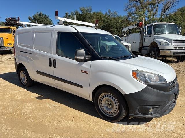 RAM Promaster Pakettiautot