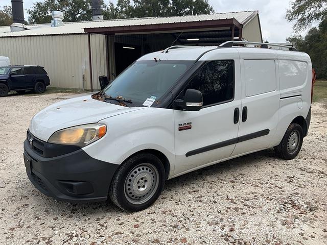 RAM Promaster Pakettiautot