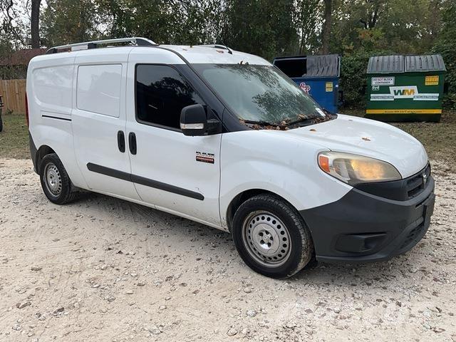 RAM Promaster Pakettiautot