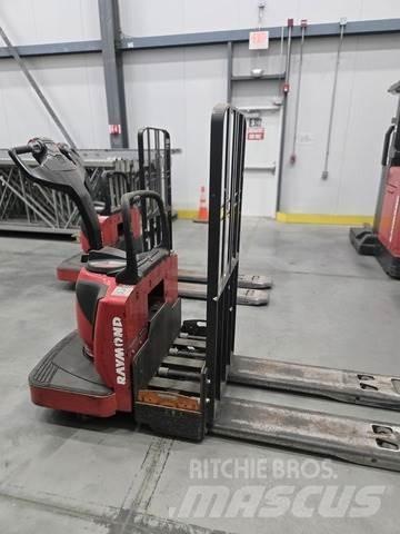 Raymond 8410 Pumppukärryt