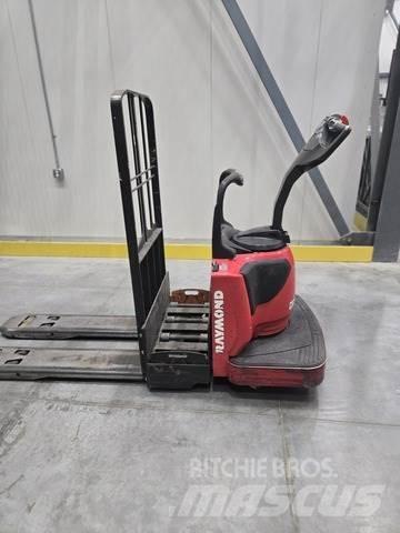 Raymond 8410 Pumppukärryt
