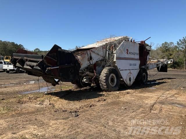 Roadtec SB2500 MTV (Material transport vehicle)