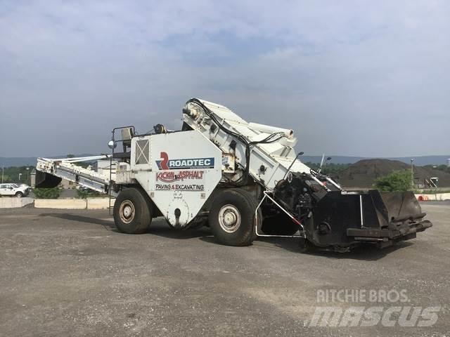 Roadtec SB2500 MTV (Material transport vehicle)