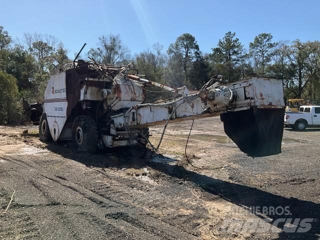 Roadtec SB2500 MTV (Material transport vehicle)