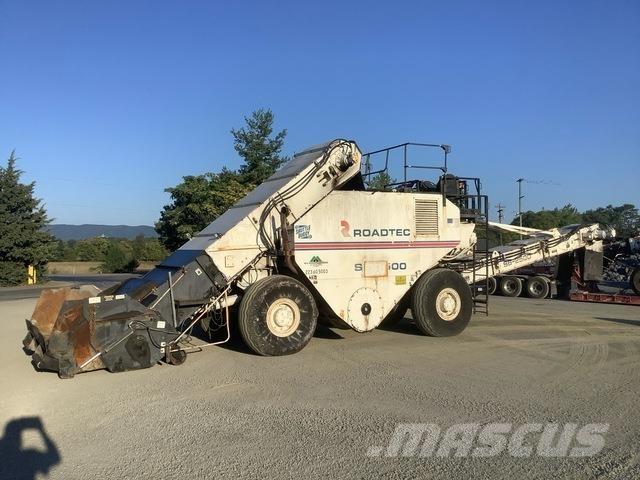 Roadtec SB2500 MTV (Material transport vehicle)