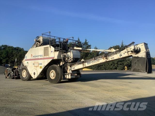 Roadtec SB2500 MTV (Material transport vehicle)