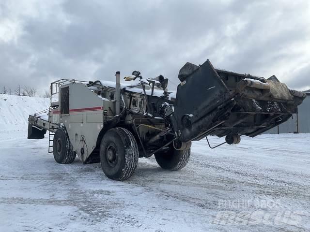 Roadtec SB2500D MTV (Material transport vehicle)