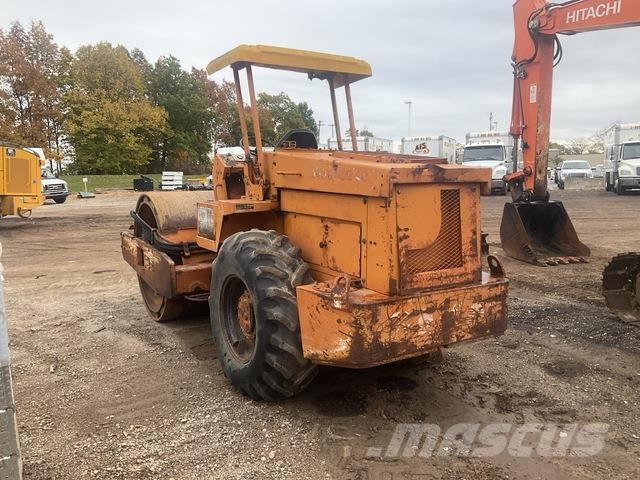 Sakai SV70TF Yksivalssijyrät