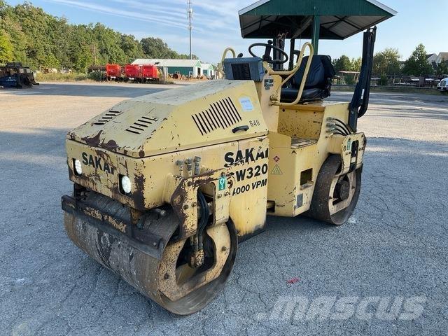 Sakai SW320 Tandemjyrät