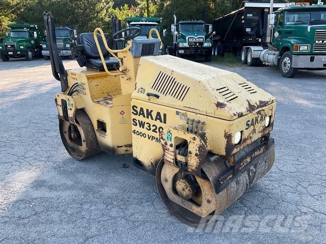 Sakai SW320 Tandemjyrät