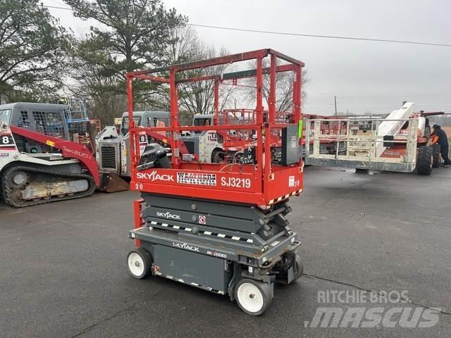 SkyJack SJ3219 Saksilavat