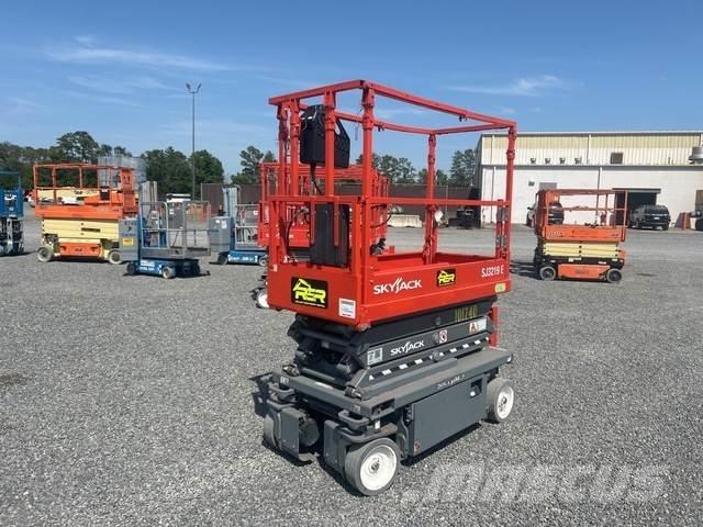 SkyJack SJ3219 Saksilavat