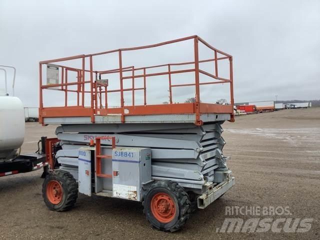 SkyJack SJ8841 Saksilavat