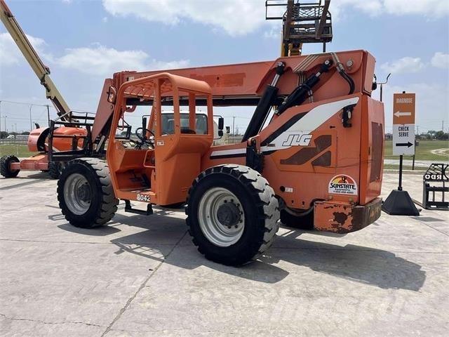 SkyTrak 8042 Kurottajat