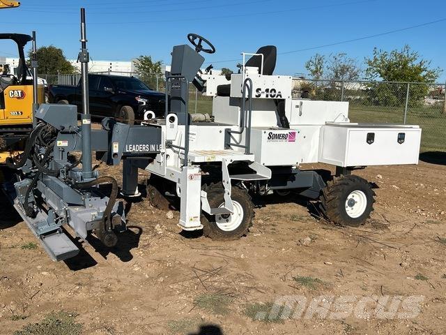 Somero S10A Concrete distribution booms