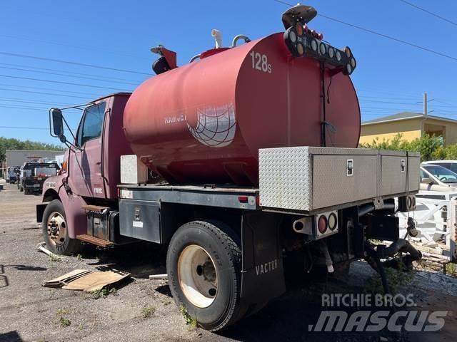 Sterling L7500 Paine-/imuautot
