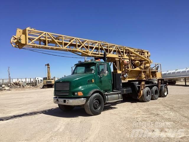 Sterling L9500 Kuorma-auto porauskalustolla