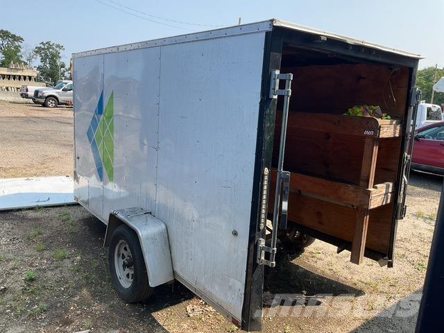 Stock  Umpikoriperävaunut