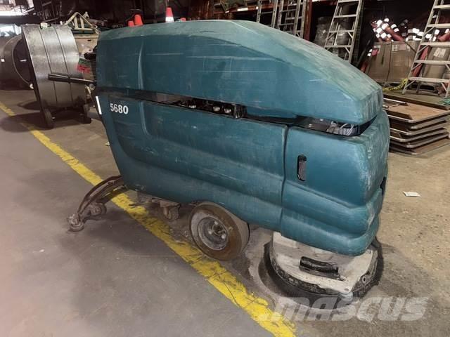 Tennant 5680 Yhdistelmäkoneet