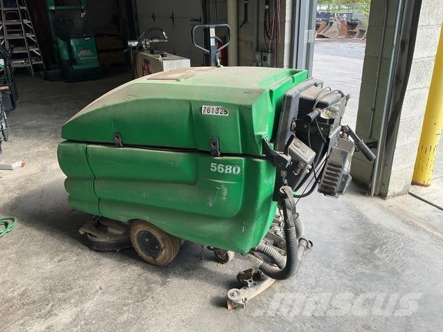Tennant 5680 Yhdistelmäkoneet