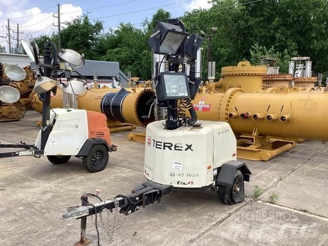 Terex RL4 Valopylväät