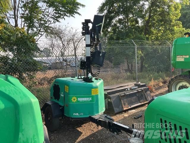 Terex RL4 Valopylväät