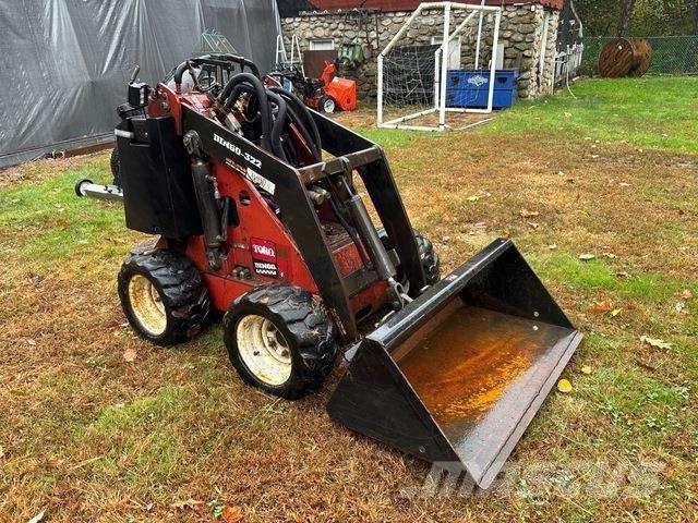 Toro Dingo 322 Liukuohjatut kuormaajat