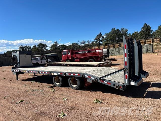 TOWMASTER T-30 Autonkuljetusperävaunut