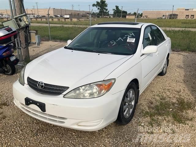 Toyota Camry Henkilöautot